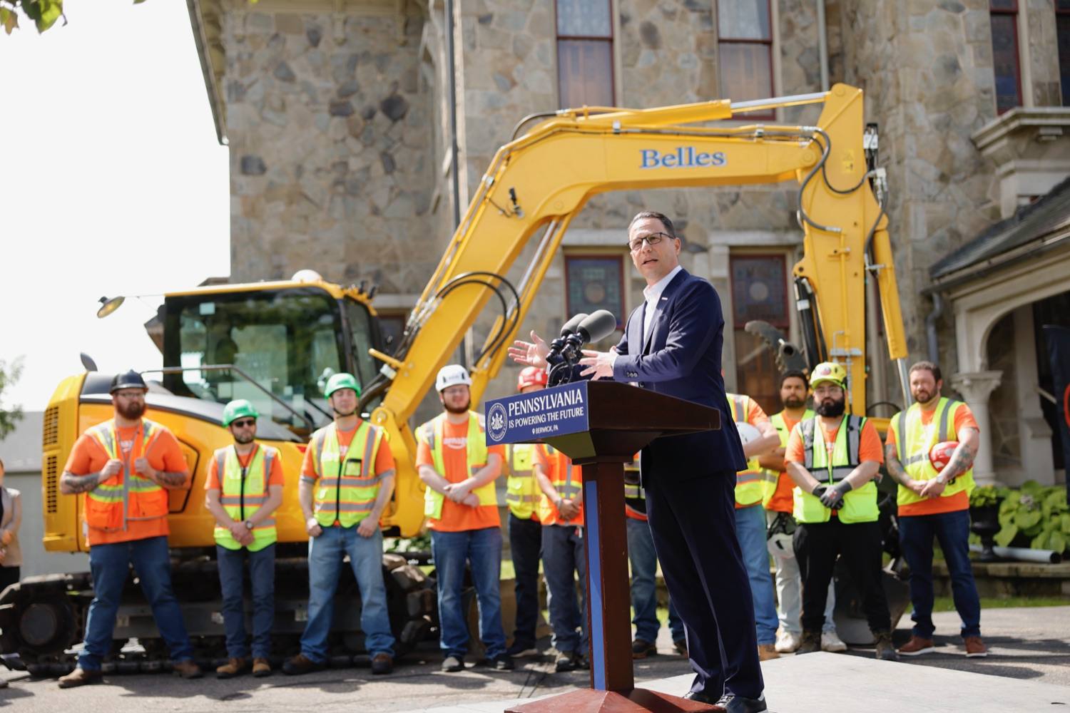 Governer Josh Shapiro speaking in front of Amazon workers